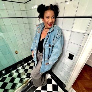 Meet your Posher, Posh